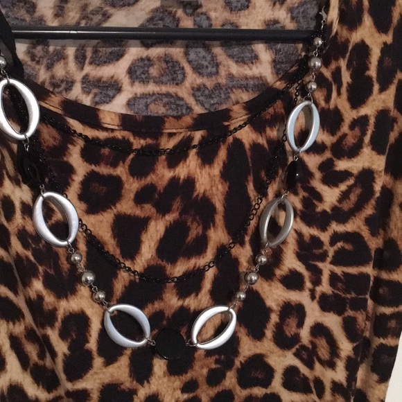 Cheetah print top - Picture 2 of 2